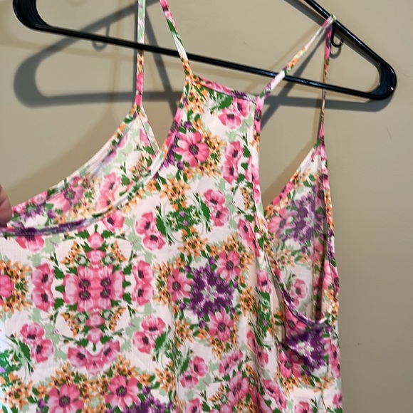 Everly Crop Top🌹 - Picture 4 of 4